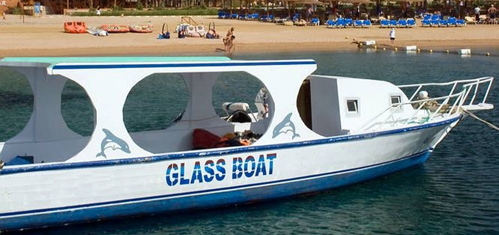 Glass buttom boat in Hurghada - popular sea trip